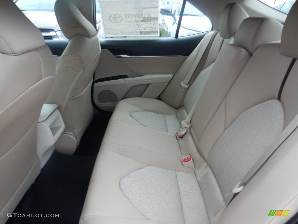 2018 Camry LE - Ruby Flare Pearl / Macadamia photo #5