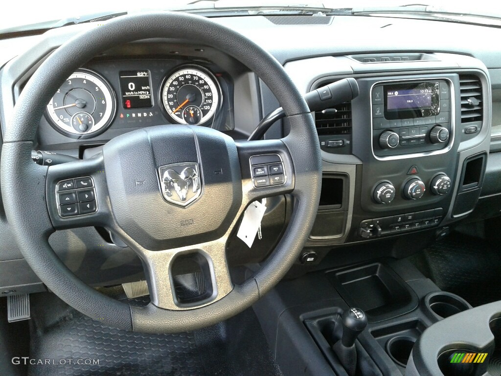 2018 Ram 2500 Tradesman Regular Cab 4x4 Utility Black/Diesel Gray Dashboard Photo #123682739