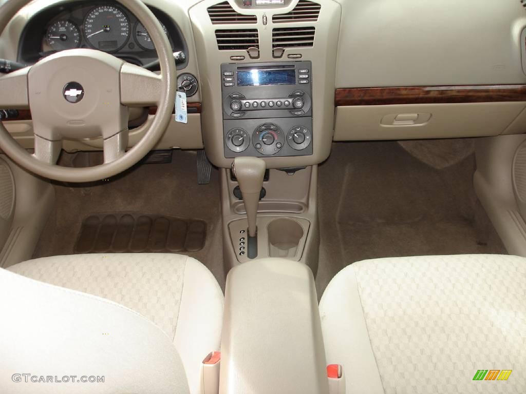 2005 Malibu Sedan - Silver Green Metallic / Neutral Beige photo #12