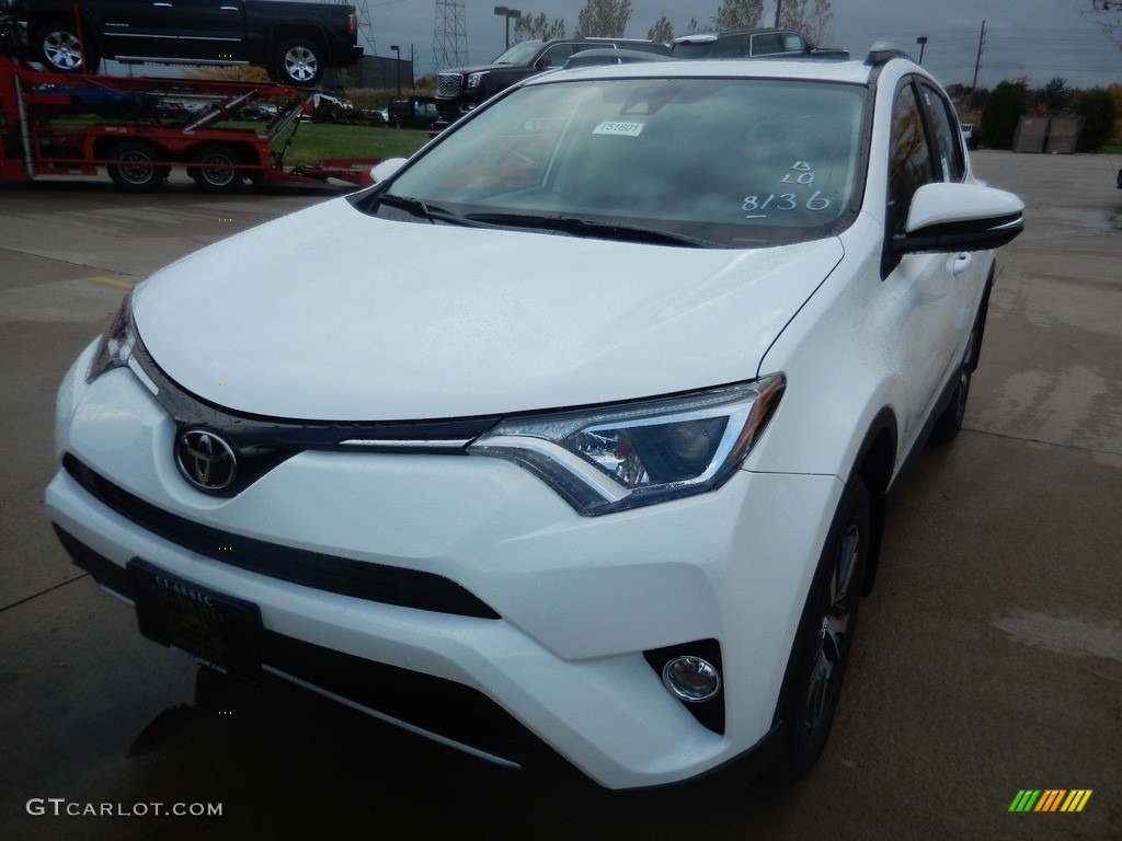 2018 RAV4 XLE AWD - Super White / Black photo #1