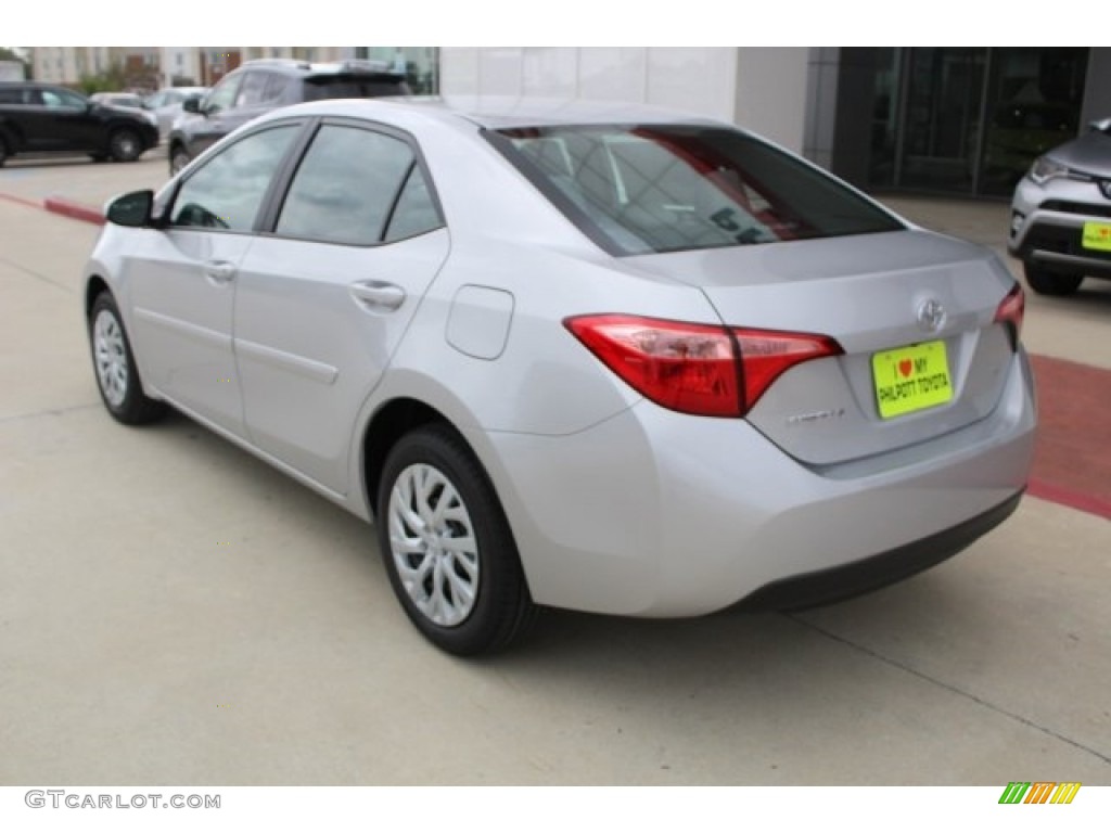 2018 Corolla LE - Classic Silver Metallic / Ash/Dark Gray photo #5