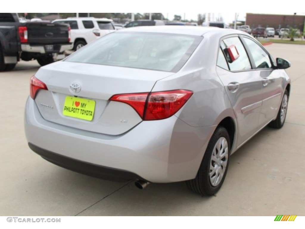 2018 Corolla LE - Classic Silver Metallic / Ash/Dark Gray photo #7