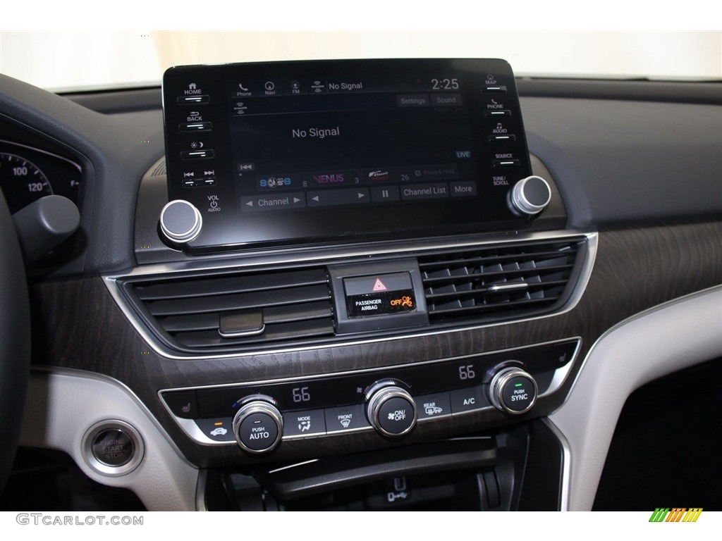 2018 Honda Accord EX-L Sedan Controls Photo #123692807