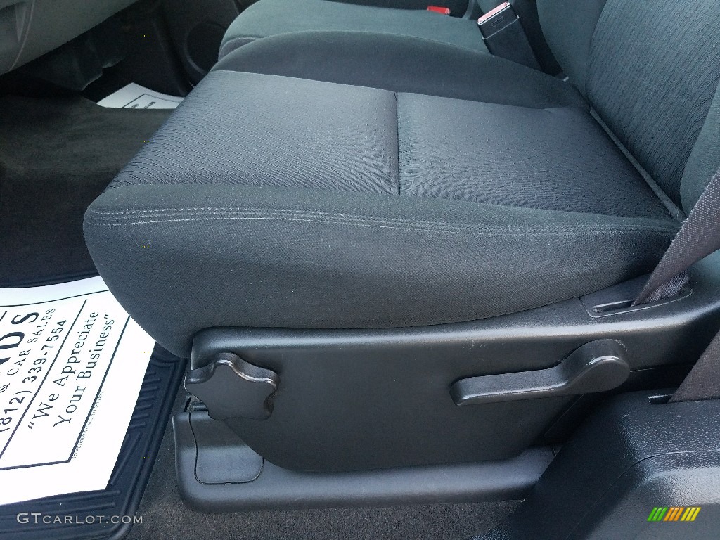 2011 Silverado 1500 LS Extended Cab - Sheer Silver Metallic / Dark Titanium photo #13