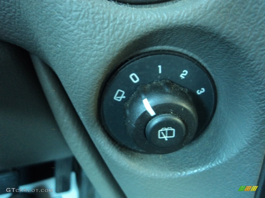 2004 TrailBlazer LS 4x4 - Black / Medium Pewter photo #18