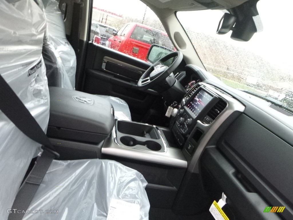 2018 1500 Sport Quad Cab 4x4 - Granite Crystal Metallic / Black photo #10