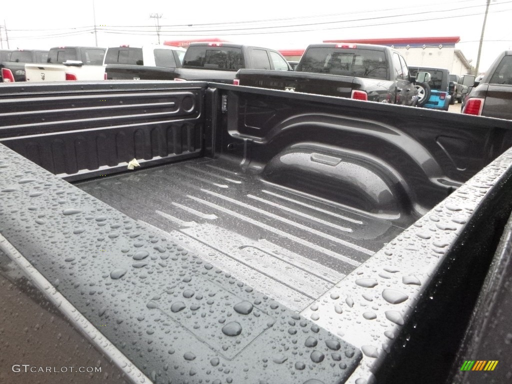 2018 1500 Sport Quad Cab 4x4 - Granite Crystal Metallic / Black photo #15