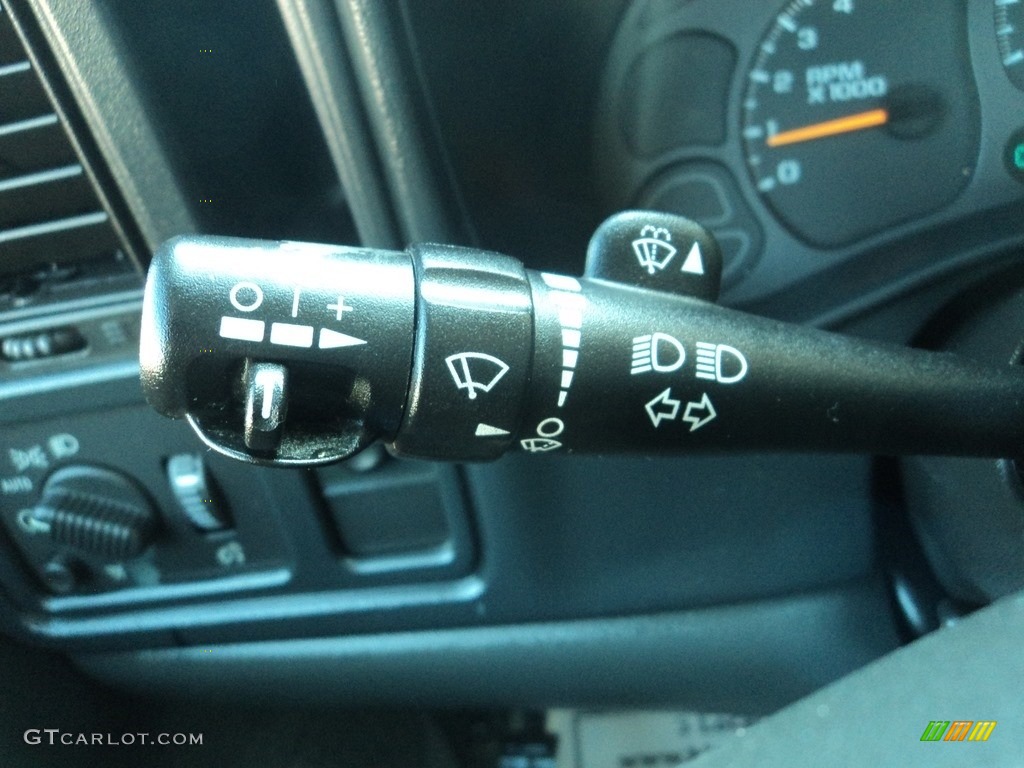 2004 Silverado 1500 Regular Cab - Silver Birch Metallic / Dark Charcoal photo #14