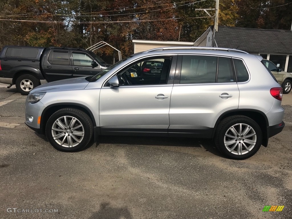 2011 Tiguan SEL 4Motion - Reflex Silver Metallic / Charcoal photo #3