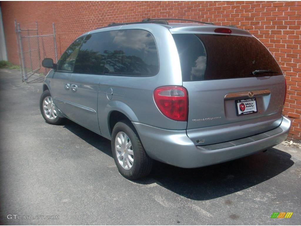 2003 Town & Country LX - Butane Blue Pearl / Taupe photo #3