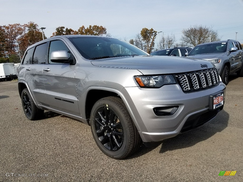 2018 Grand Cherokee Altitude 4x4 - Billet Silver Metallic / Black photo #1