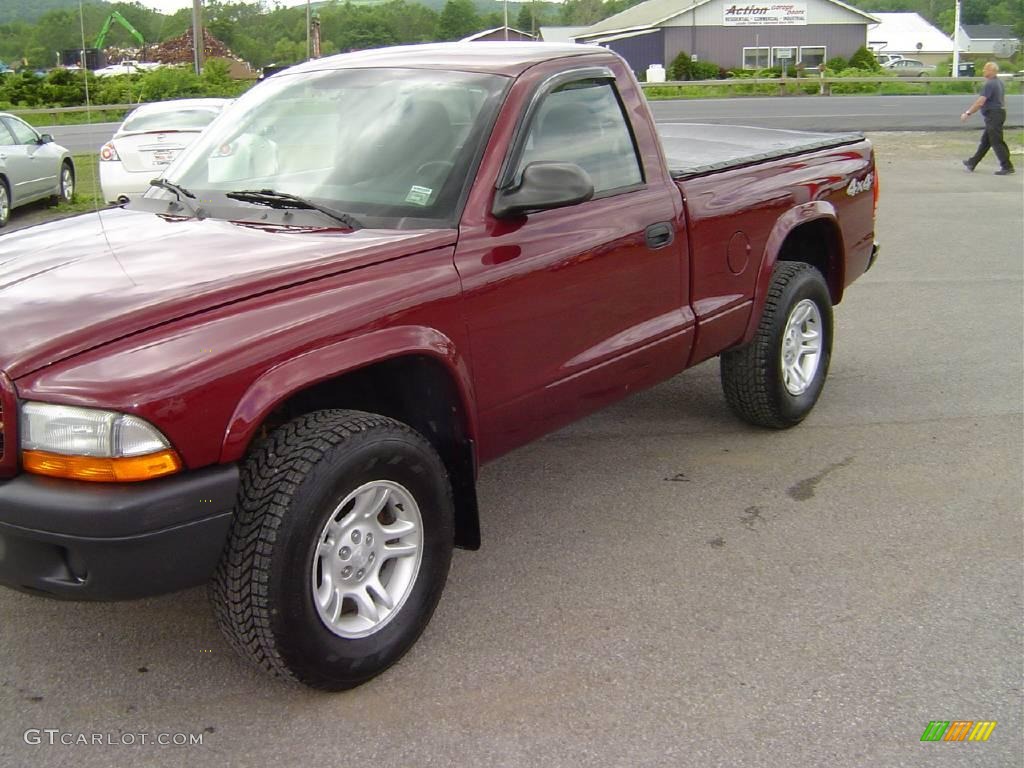 2003 Dakota SXT Regular Cab 4x4 - Dark Garnet Red Pearl / Dark Slate Gray photo #2