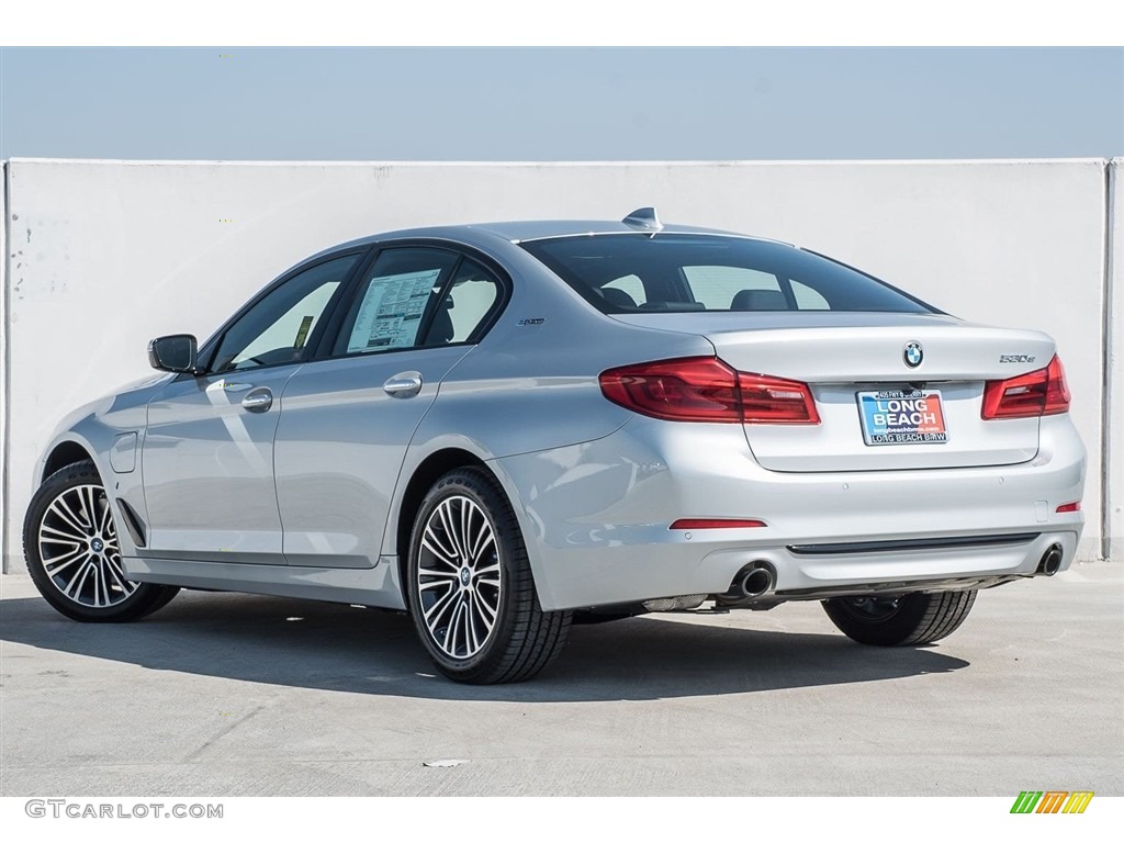 2018 5 Series 530e iPerfomance Sedan - Glacier Silver Metallic / Black photo #3