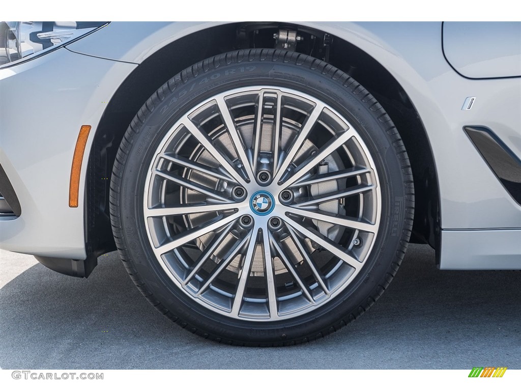 2018 5 Series 530e iPerfomance Sedan - Glacier Silver Metallic / Black photo #9