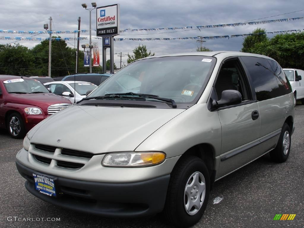 Light Cypress Green Pearlcoat Dodge Caravan