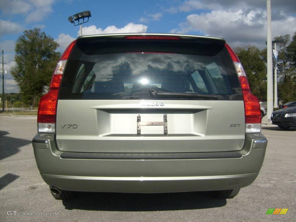 2007 V70 2.5T - Willow Green Metallic / Graphite photo #4