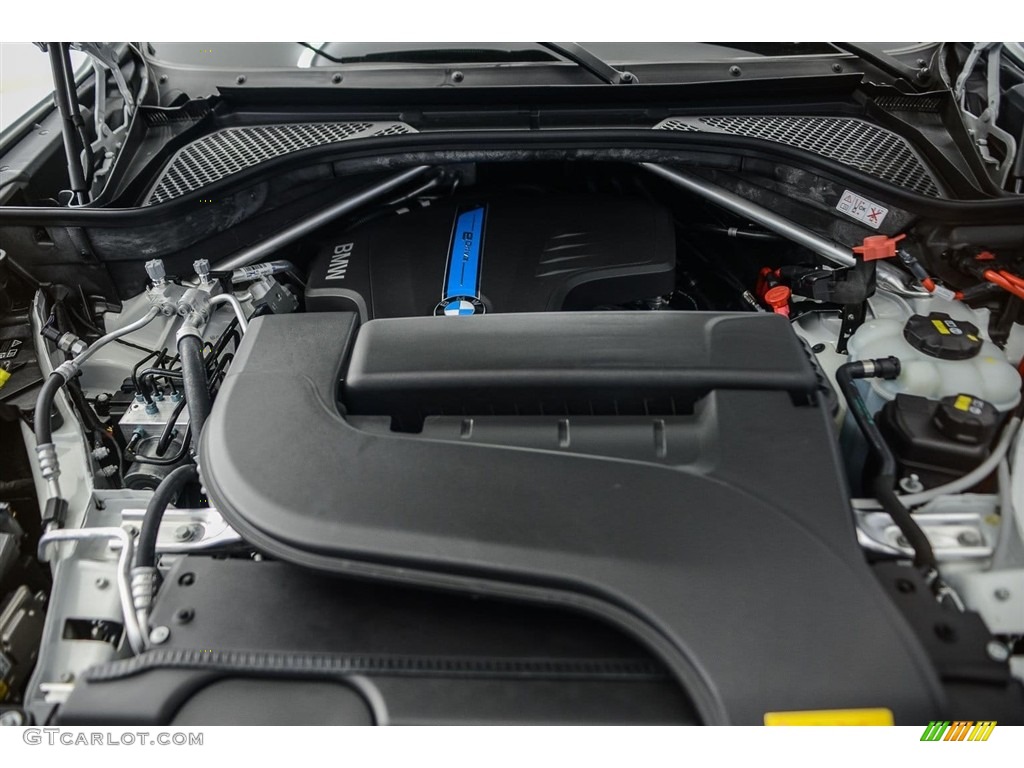 2018 BMW X5 xDrive40e iPerfomance Engine Photos