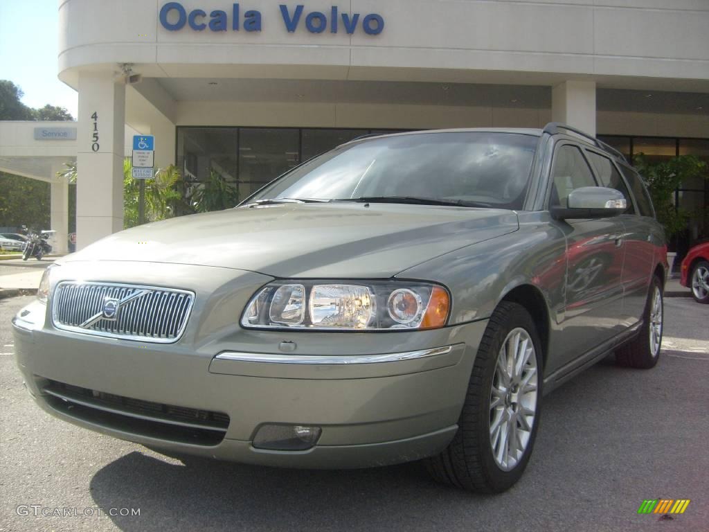 2007 V70 2.5T - Willow Green Metallic / Graphite photo #7