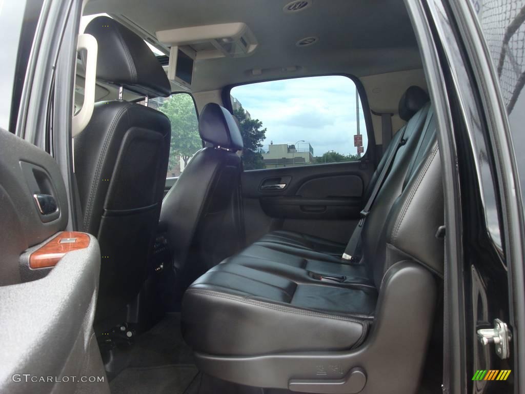 2007 Suburban 1500 LTZ 4x4 - Black / Ebony photo #16