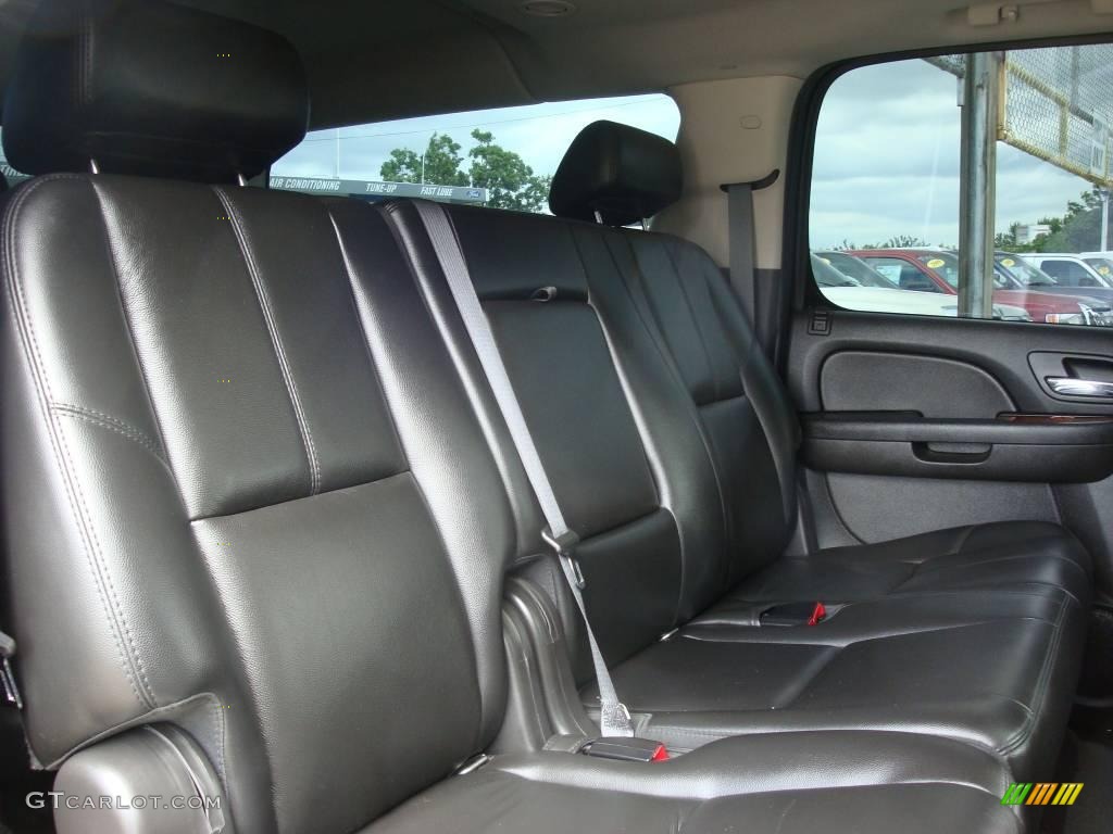2007 Suburban 1500 LTZ 4x4 - Black / Ebony photo #20