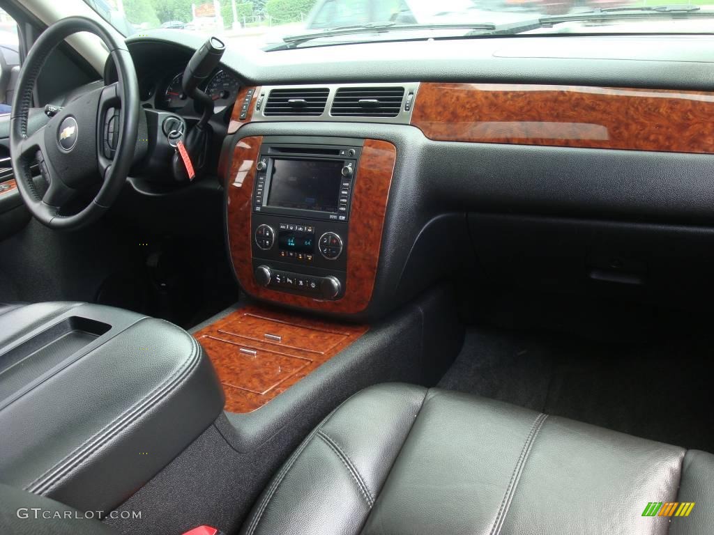 2007 Suburban 1500 LTZ 4x4 - Black / Ebony photo #24