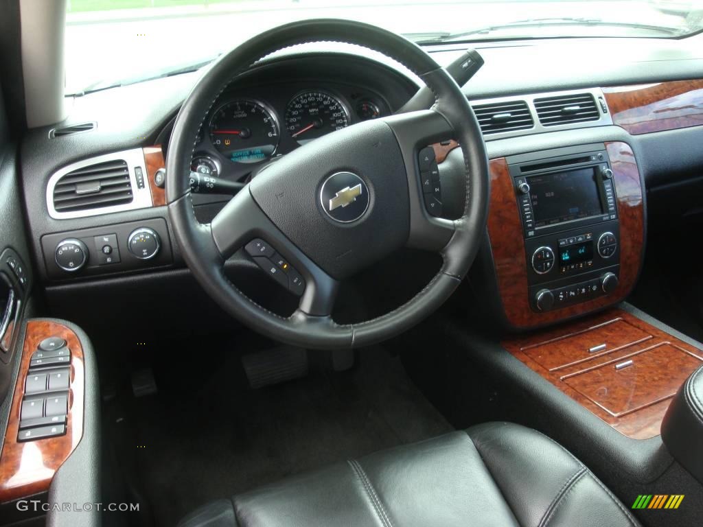 2007 Suburban 1500 LTZ 4x4 - Black / Ebony photo #44