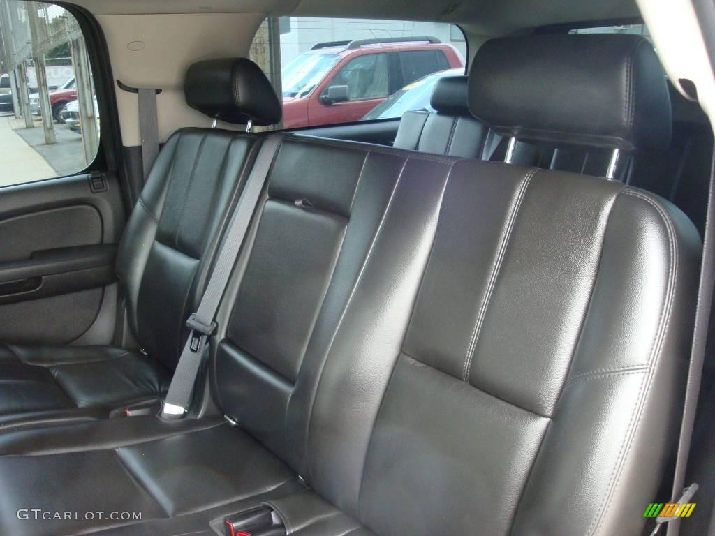 2007 Suburban 1500 LTZ 4x4 - Black / Ebony photo #45