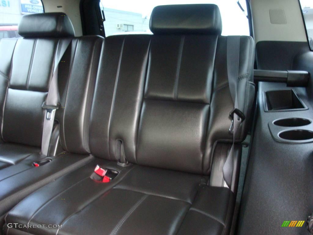 2007 Suburban 1500 LTZ 4x4 - Black / Ebony photo #47