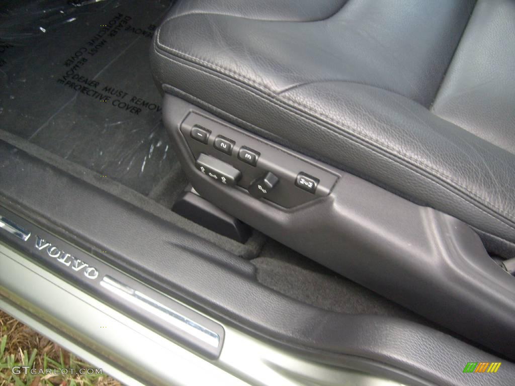 2007 V70 2.5T - Willow Green Metallic / Graphite photo #17