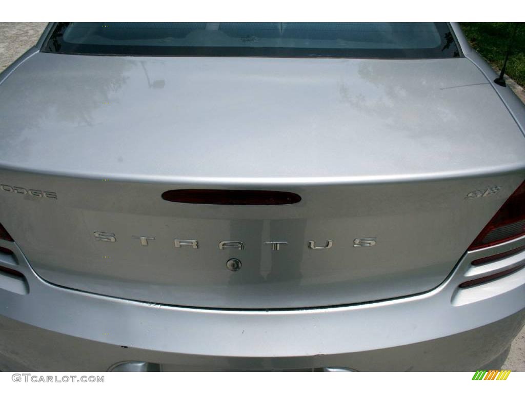 2003 Stratus SE Sedan - Bright Silver Metallic / Dark Slate Gray photo #6