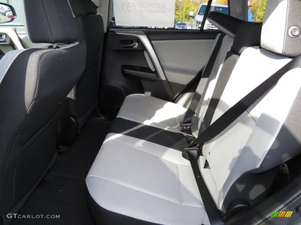 2018 RAV4 XLE - Magnetic Gray Metallic / Ash photo #9