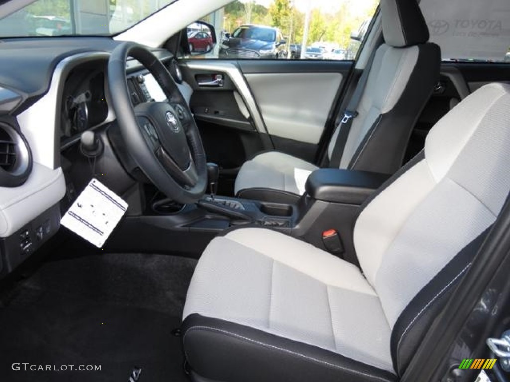 2018 RAV4 XLE - Magnetic Gray Metallic / Ash photo #11