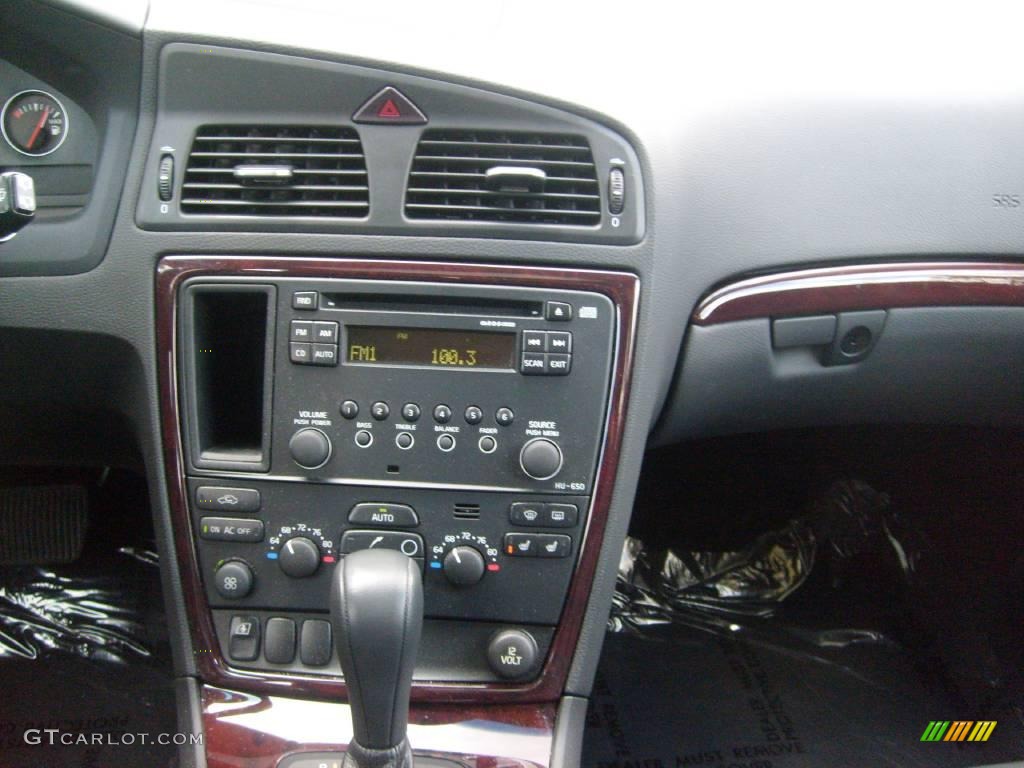 2007 V70 2.5T - Willow Green Metallic / Graphite photo #23