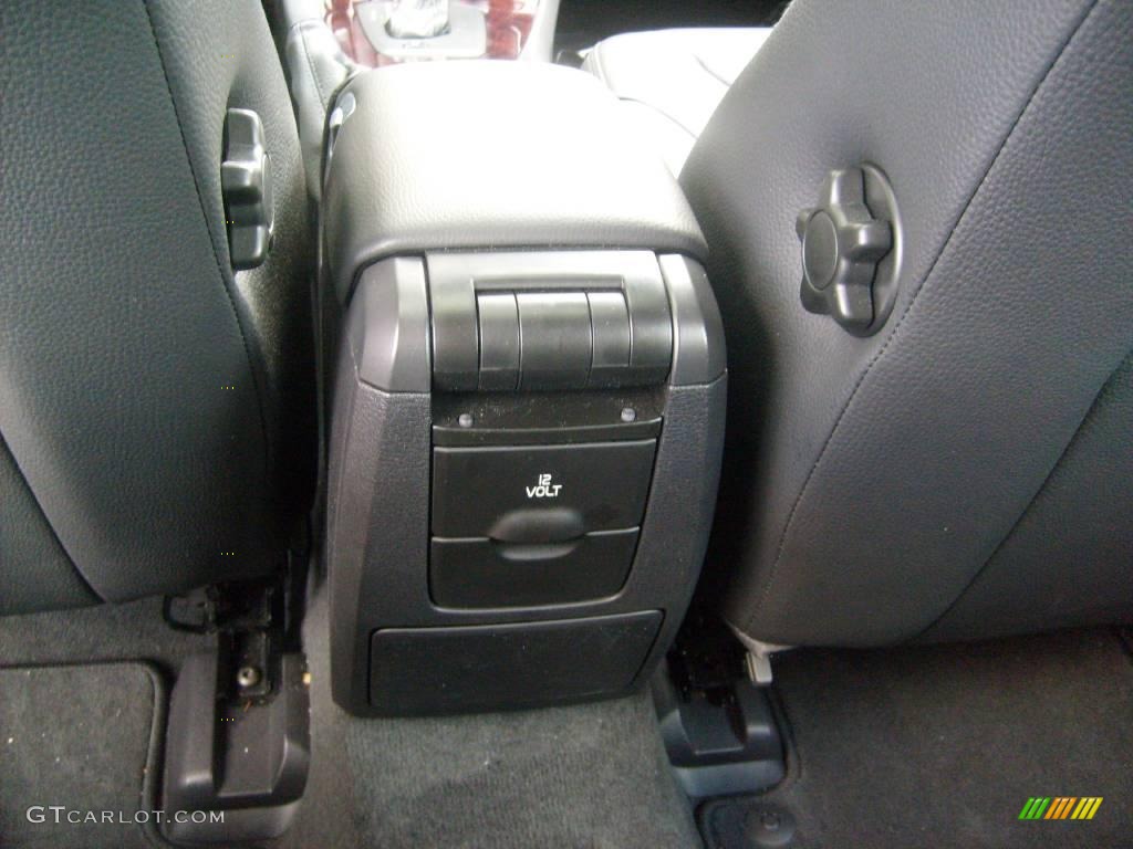 2007 V70 2.5T - Willow Green Metallic / Graphite photo #25