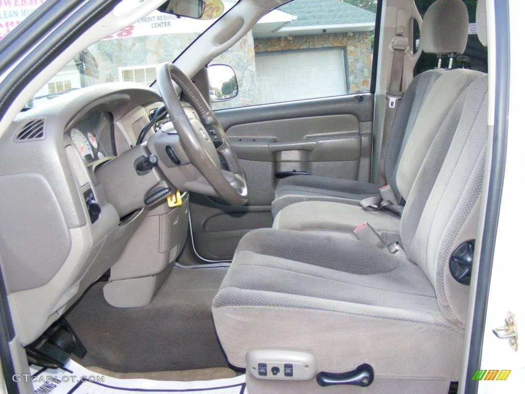 2004 Ram 1500 SLT Quad Cab 4x4 - Bright White / Dark Slate Gray photo #7