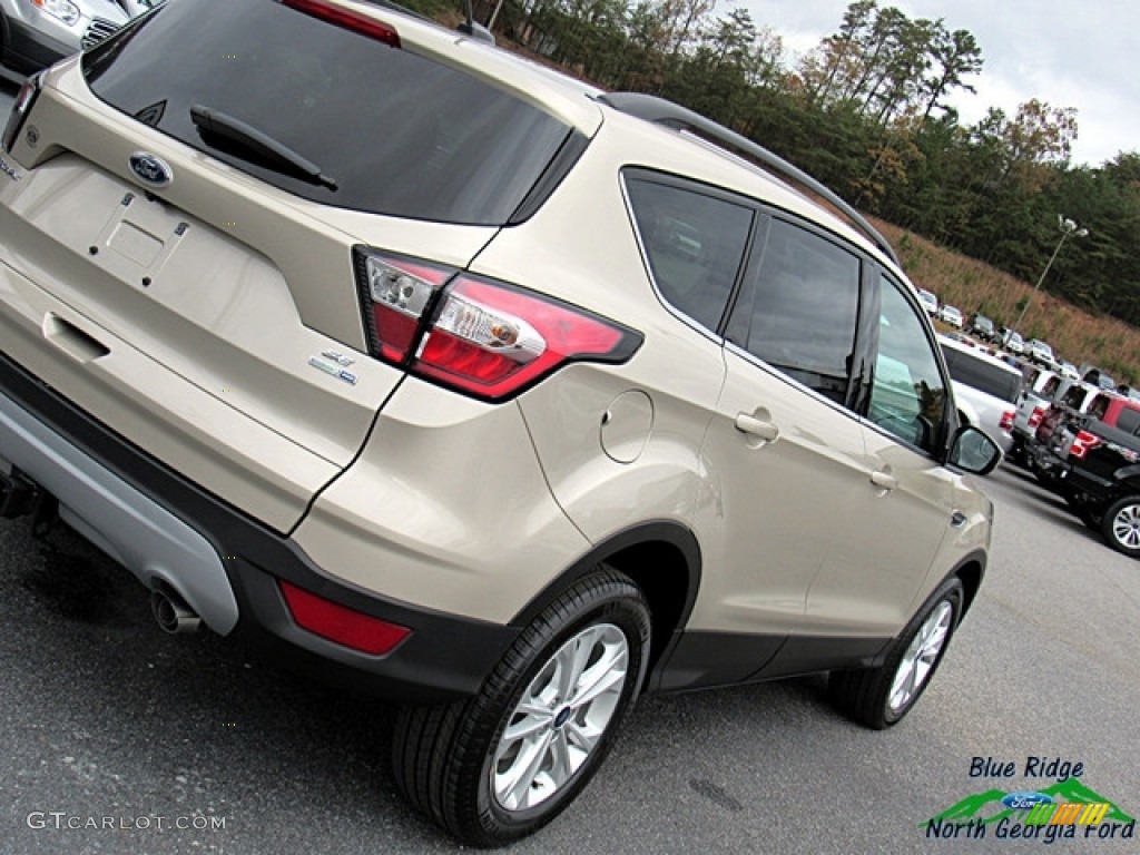 2018 Escape SE 4WD - White Gold / Medium Light Stone photo #30