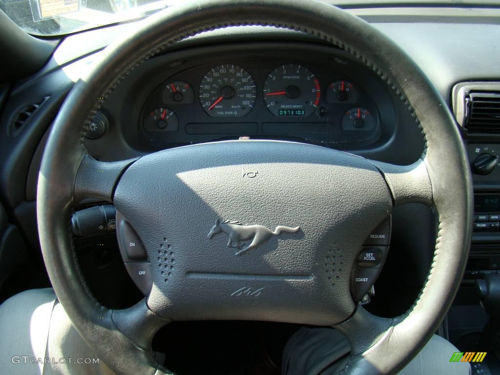 2000 Mustang V6 Convertible - Crystal White / Dark Charcoal photo #16