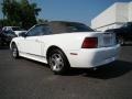 2000 Crystal White Ford Mustang V6 Convertible  photo #21