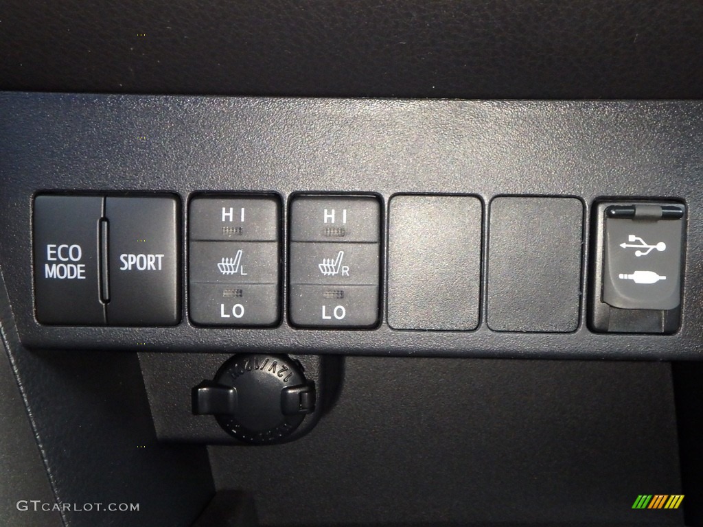 2018 Toyota RAV4 SE AWD Controls Photo #123722163