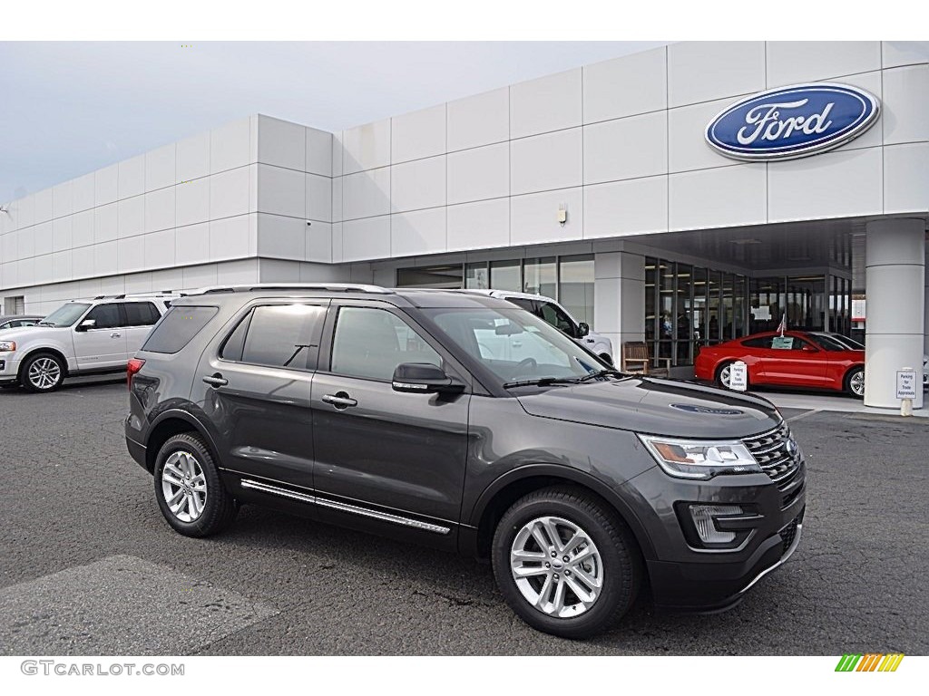 2017 Explorer XLT - Magnetic / Sport Appearance Dark Earth Gray photo #1