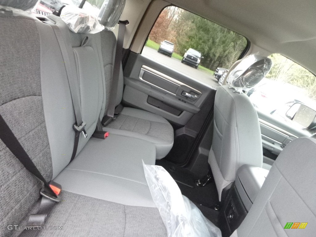 2018 1500 Big Horn Crew Cab 4x4 - Flame Red / Black/Diesel Gray photo #12