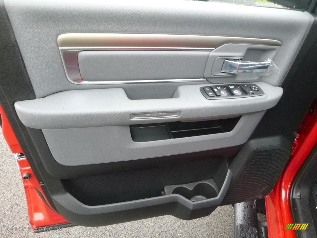 2018 1500 Big Horn Crew Cab 4x4 - Flame Red / Black/Diesel Gray photo #14