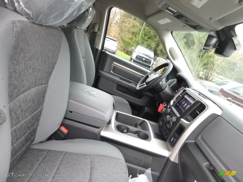 2018 1500 Big Horn Crew Cab 4x4 - Bright White / Black/Diesel Gray photo #10