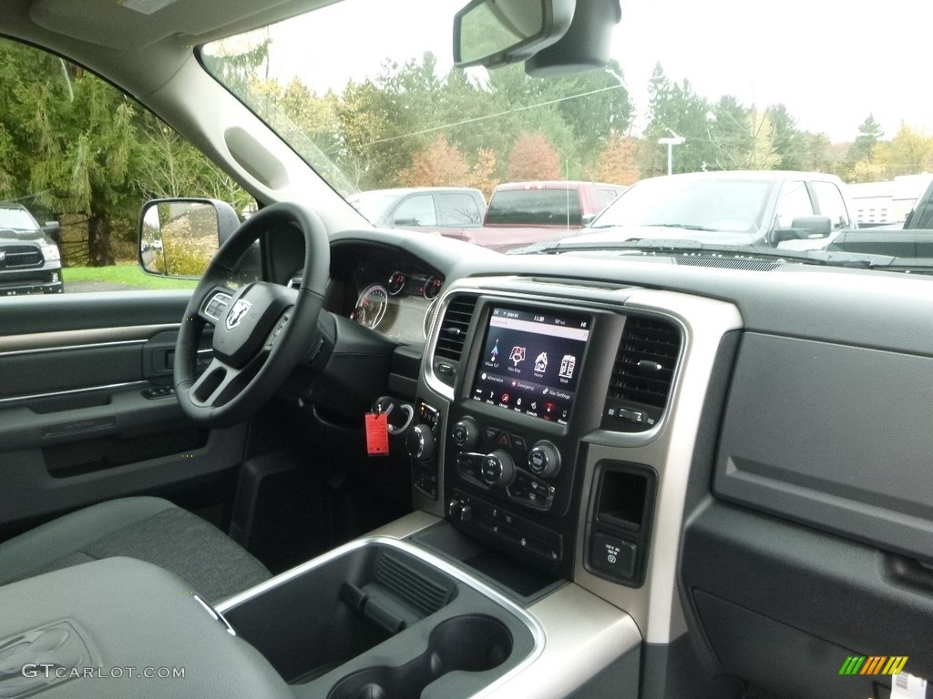 2018 1500 Big Horn Crew Cab 4x4 - Bright White / Black/Diesel Gray photo #11