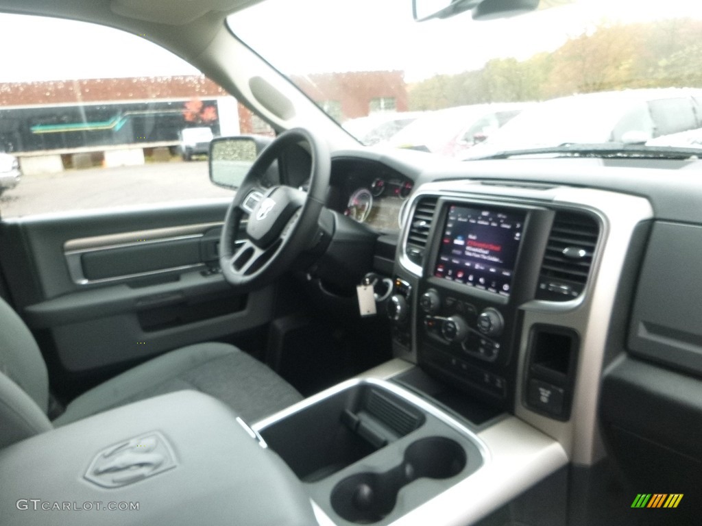 2018 1500 Big Horn Crew Cab 4x4 - Delmonico Red Pearl / Black/Diesel Gray photo #11