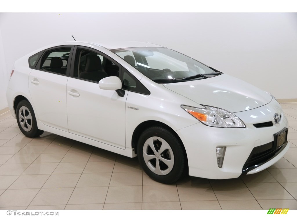 Blizzard Pearl Toyota Prius