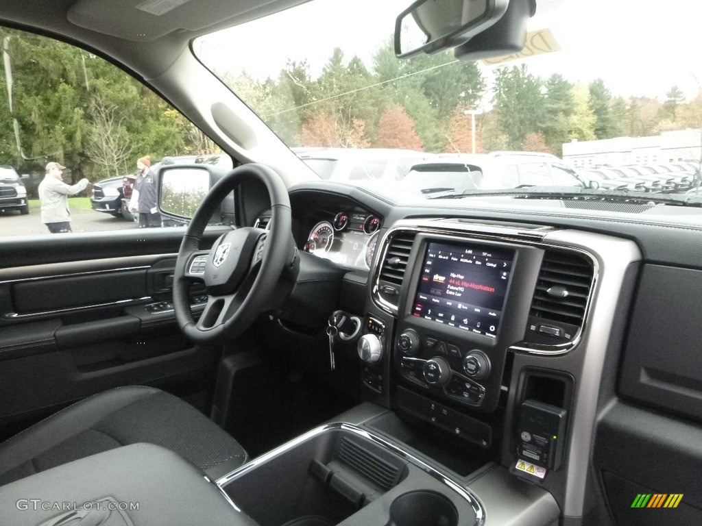 2018 1500 Night Crew Cab 4x4 - Bright Silver Metallic / Black photo #11