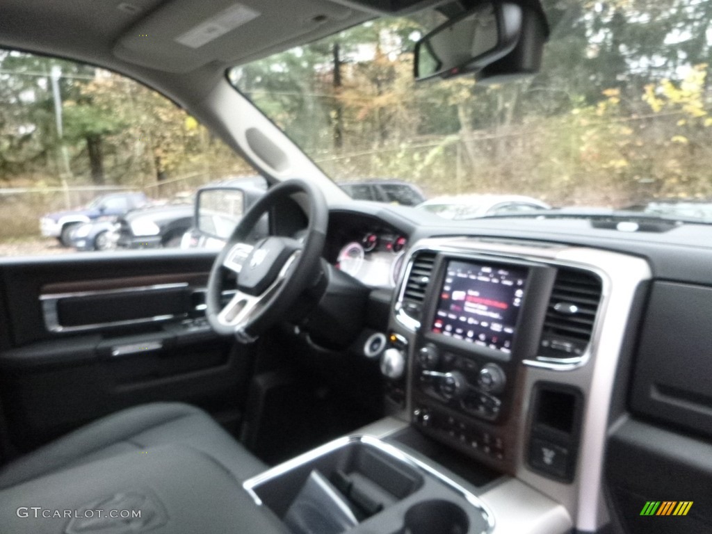 2018 1500 Laramie Crew Cab 4x4 - Bright Silver Metallic / Black photo #11