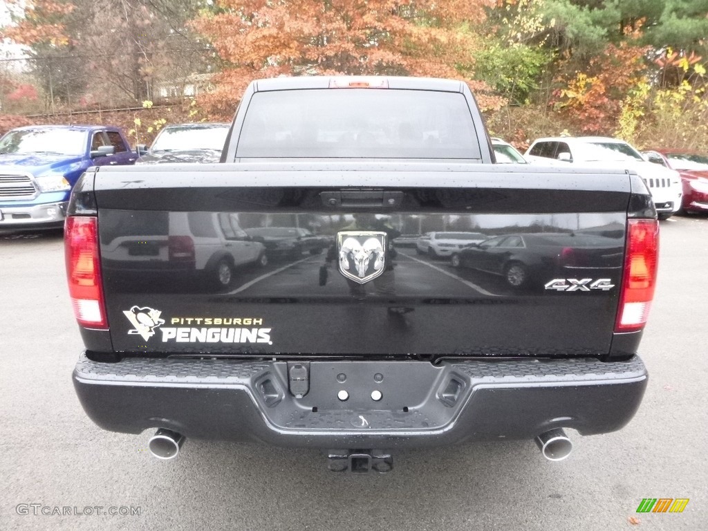 2018 1500 Express Crew Cab 4x4 - Brilliant Black Crystal Pearl / Black/Diesel Gray photo #4