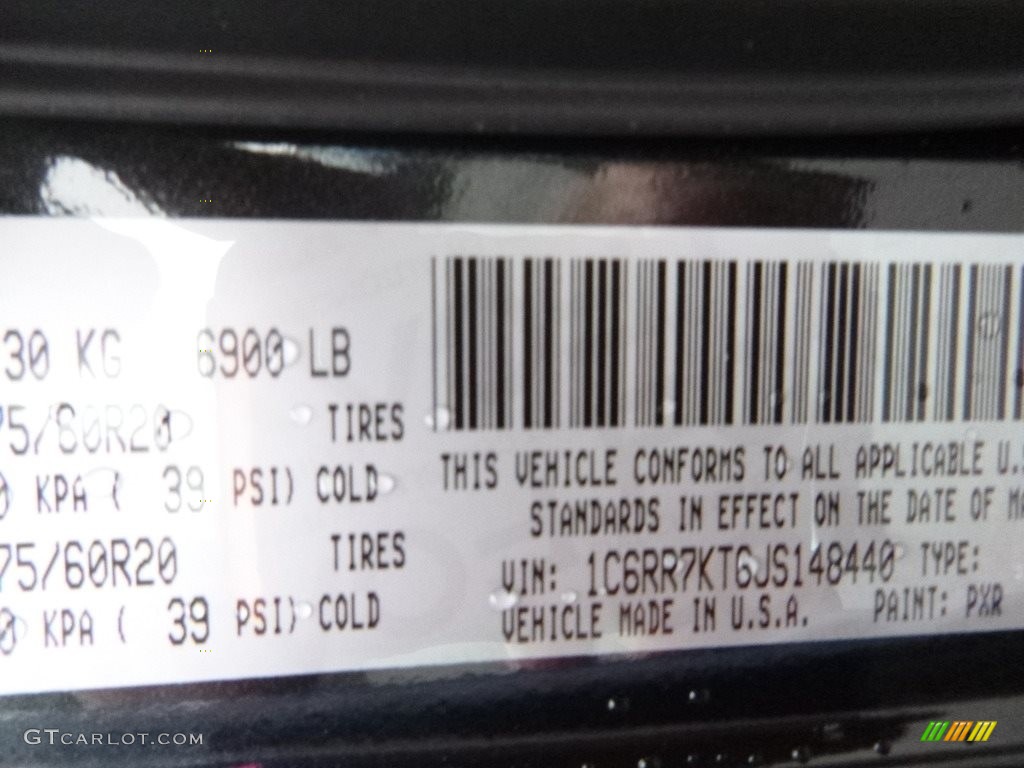 2018 1500 Express Crew Cab 4x4 - Brilliant Black Crystal Pearl / Black/Diesel Gray photo #16